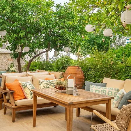 True Blue Boutique 4*