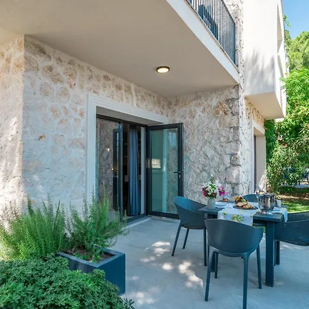 True Blue Boutique 4*