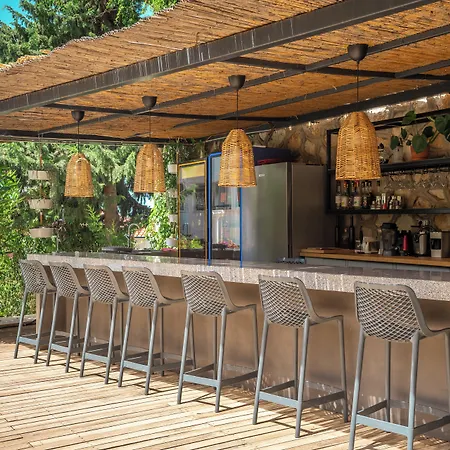 True Blue Boutique 3*